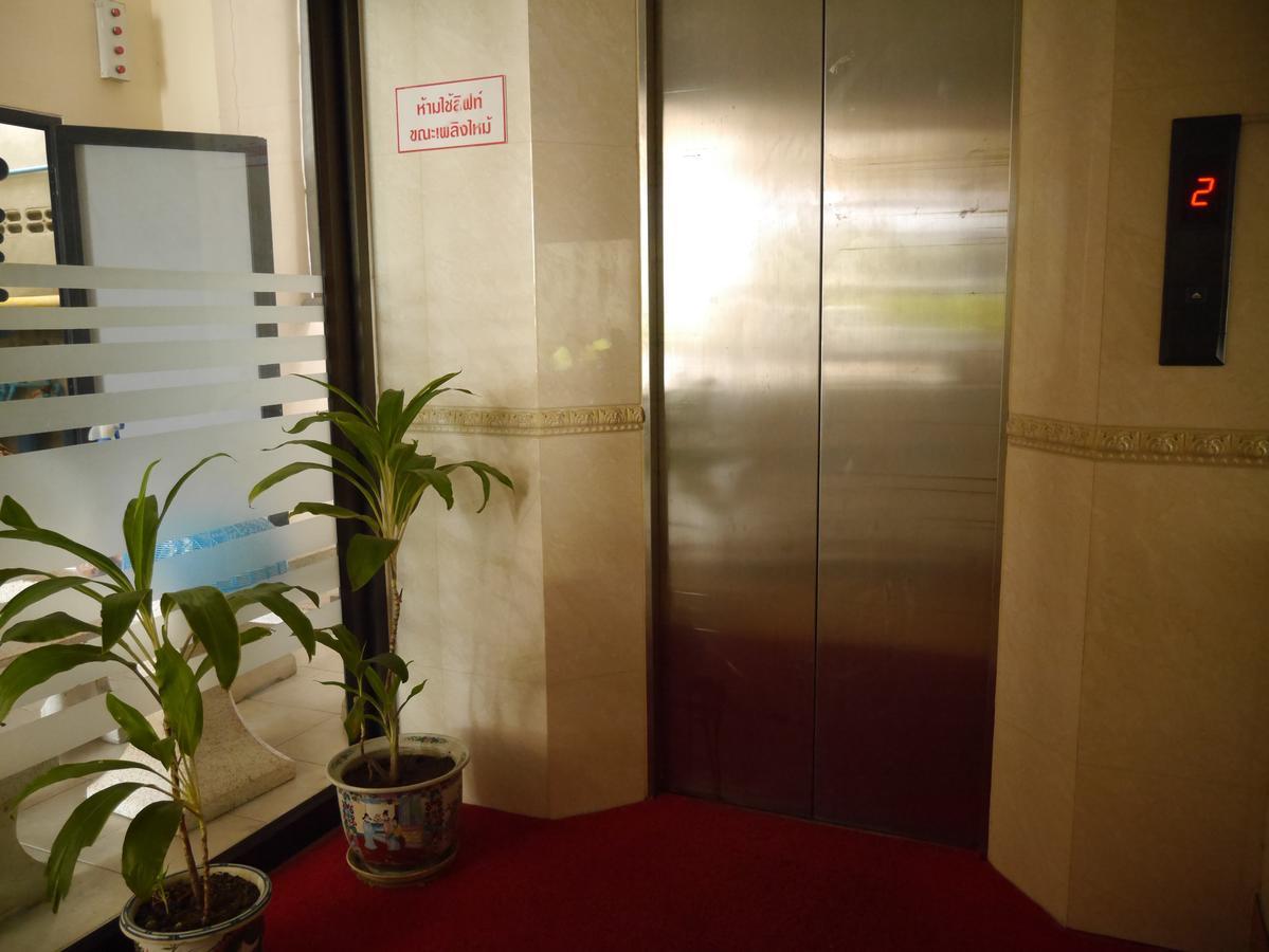 Baan Petcharat Hotel Patong Kültér fotó