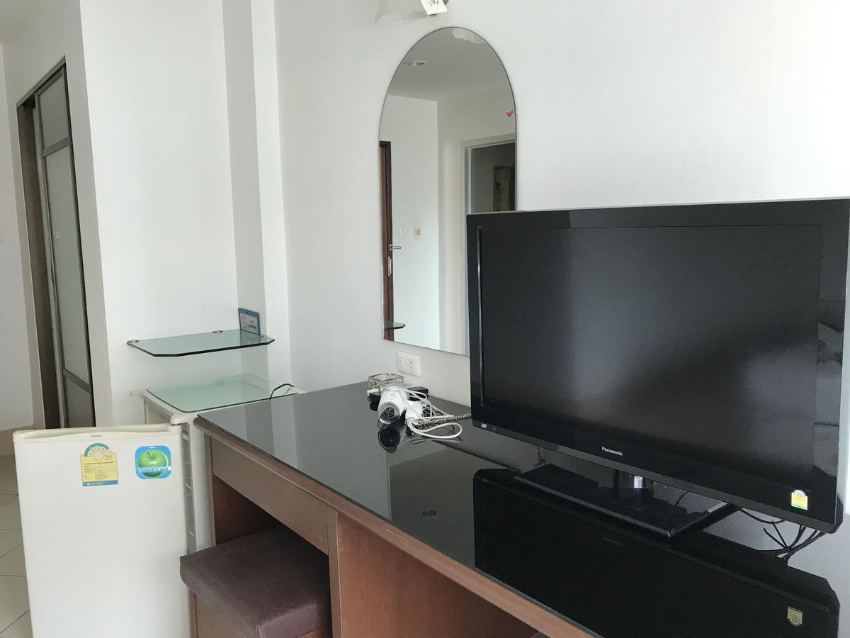 Baan Petcharat Hotel Patong Kültér fotó